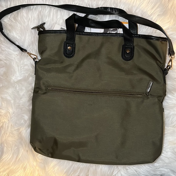Waterproof laptop travel bag in Army Green. Brand new with tags. - Picture 2 of 4